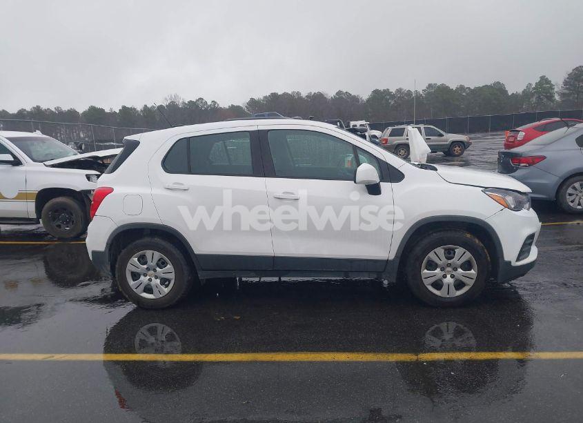 Photo 13 of 2019 Chevrolet Trax LS (VIN 3GNCJKSB7KL184192)