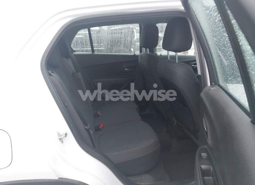 Photo 8 of 2019 Chevrolet Trax LS (VIN 3GNCJKSB7KL184192)