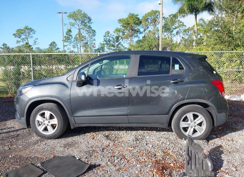 Photo 15 of 2019 Chevrolet Trax LS (VIN 3GNCJKSB7KL220804)