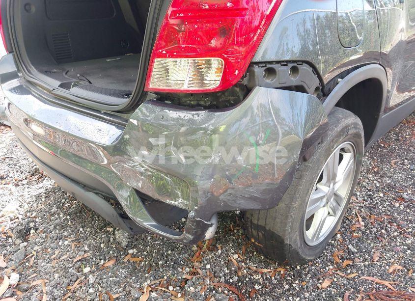 Photo 6 of 2019 Chevrolet Trax LS (VIN 3GNCJKSB7KL220804)