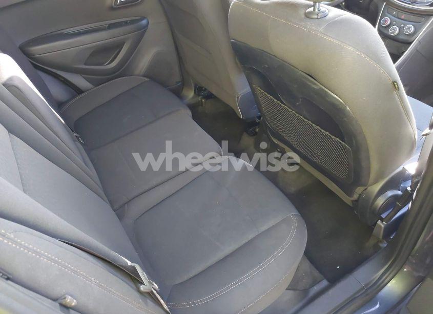 Photo 8 of 2019 Chevrolet Trax LS (VIN 3GNCJKSB7KL220804)