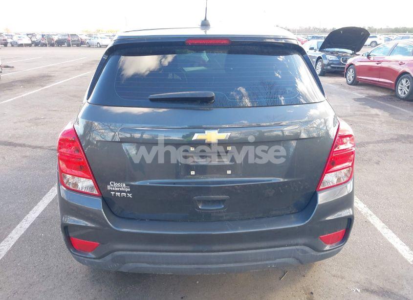 Photo 16 of 2019 Chevrolet Trax LS (VIN 3GNCJKSB7KL241538)
