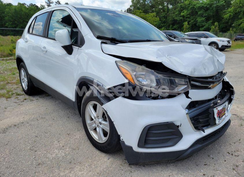 2019 Chevrolet Trax LS (VIN 3GNCJKSB7KL311989) main photo