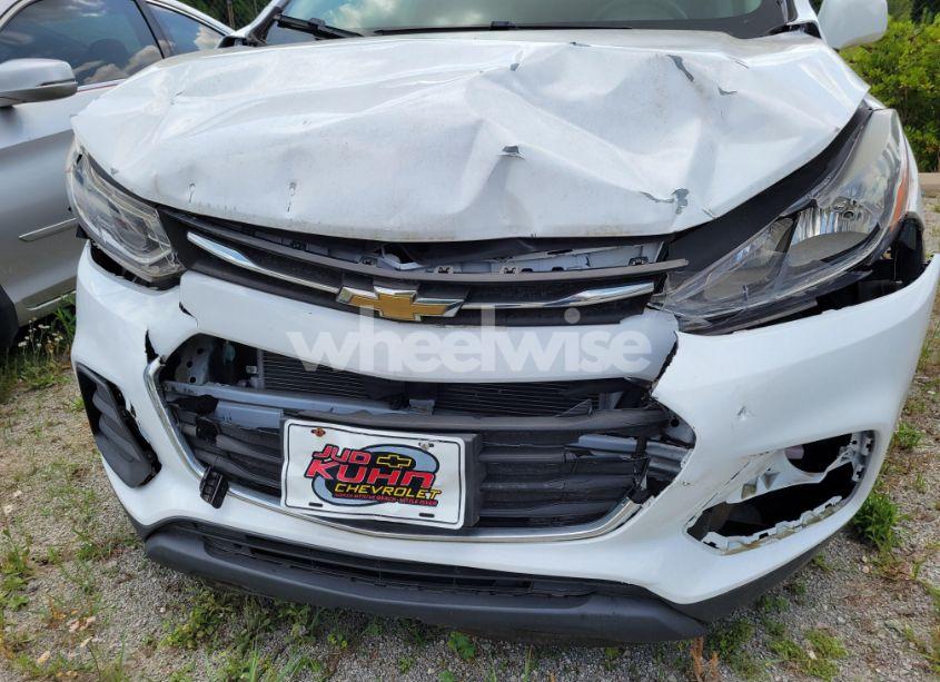 Photo 6 of 2019 Chevrolet Trax LS (VIN 3GNCJKSB7KL311989)