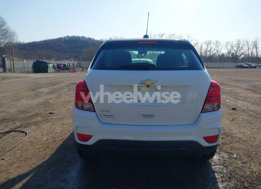 Photo 16 of 2019 Chevrolet Trax LS (VIN 3GNCJKSB7KL321115)