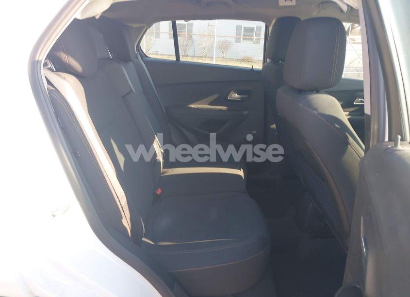 Photo 8 of 2019 Chevrolet Trax LS (VIN 3GNCJKSB7KL321115)