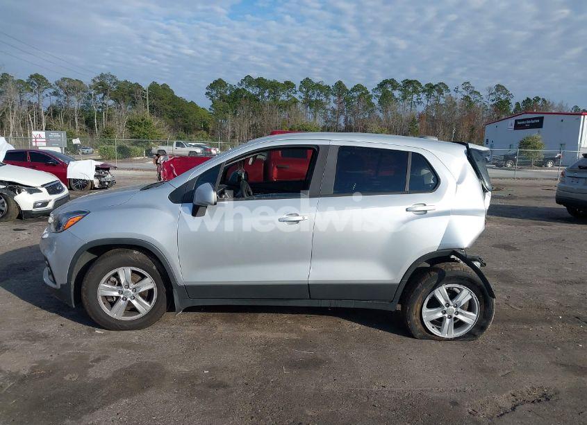 Photo 14 of 2019 Chevrolet Trax LS (VIN 3GNCJKSB7KL378530)