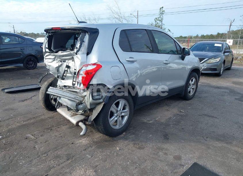 Photo 4 of 2019 Chevrolet Trax LS (VIN 3GNCJKSB7KL378530)