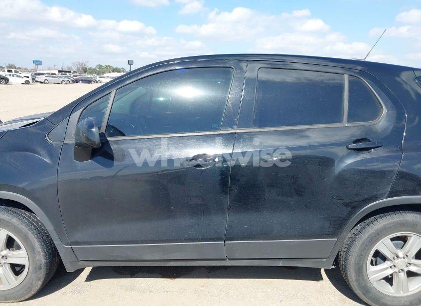 Photo 14 of 2020 Chevrolet Trax FWD LS (VIN 3GNCJKSB7LL111941)