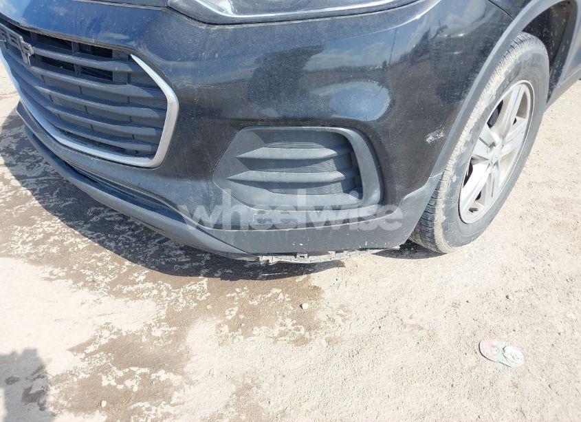 Photo 6 of 2020 Chevrolet Trax FWD LS (VIN 3GNCJKSB7LL111941)