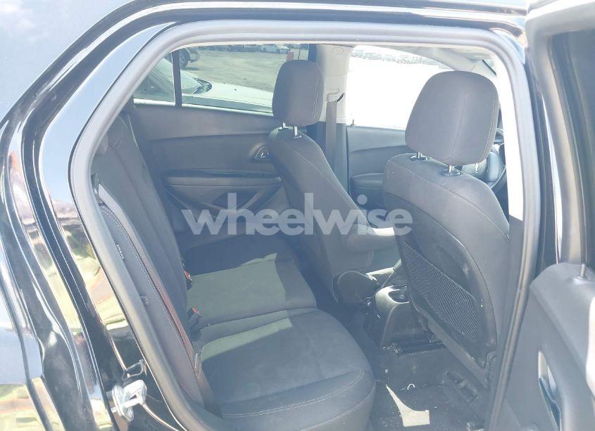 Photo 8 of 2020 Chevrolet Trax FWD LS (VIN 3GNCJKSB7LL111941)