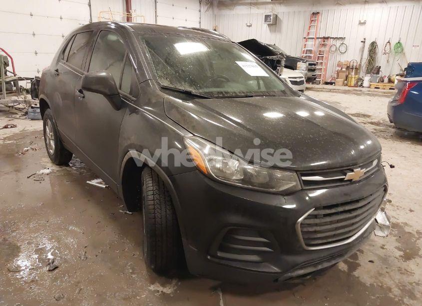 2020 Chevrolet Trax FWD LS (VIN 3GNCJKSB7LL125029) main photo
