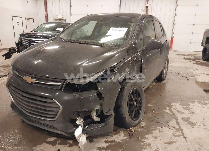 Photo 6 of 2020 Chevrolet Trax FWD LS (VIN 3GNCJKSB7LL125029)