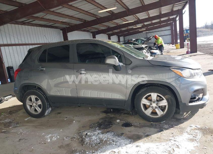 Photo 13 of 2020 Chevrolet Trax FWD LS (VIN 3GNCJKSB7LL286075)