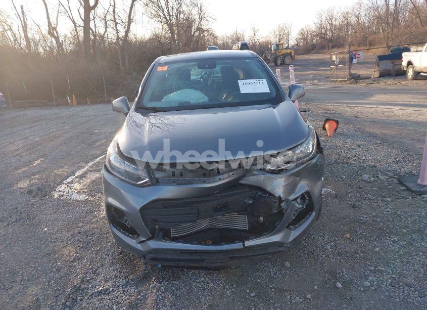 Photo 13 of 2020 Chevrolet Trax FWD LS (VIN 3GNCJKSB7LL306048)