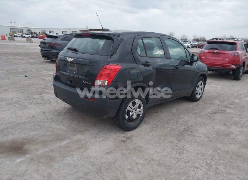 Photo 4 of 2015 Chevrolet Trax 1LS (VIN 3GNCJKSB8FL240839)