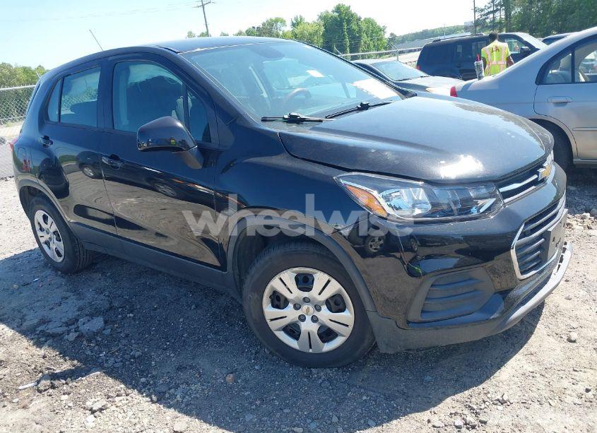 2017 Chevrolet Trax LS (VIN 3GNCJKSB8HL148181) main photo