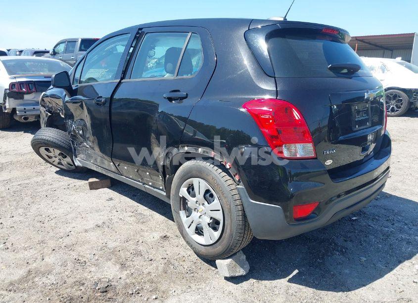 Photo 3 of 2017 Chevrolet Trax LS (VIN 3GNCJKSB8HL148181)