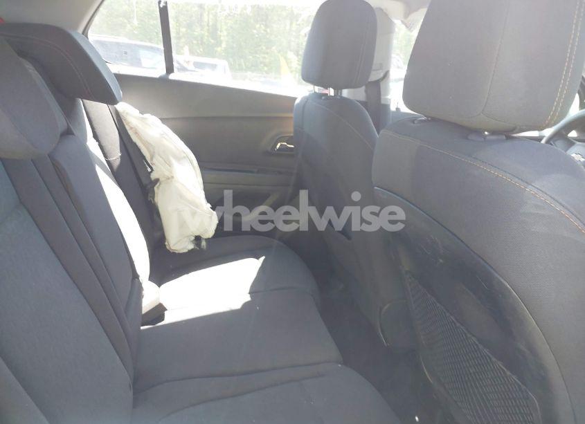 Photo 8 of 2017 Chevrolet Trax LS (VIN 3GNCJKSB8HL148181)