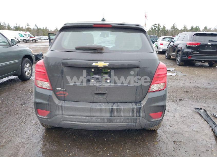 Photo 16 of 2017 Chevrolet Trax LS (VIN 3GNCJKSB8HL180094)