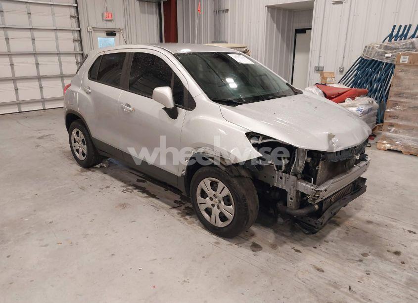 2018 Chevrolet Trax (VIN 3GNCJKSB8JL196429) main photo
