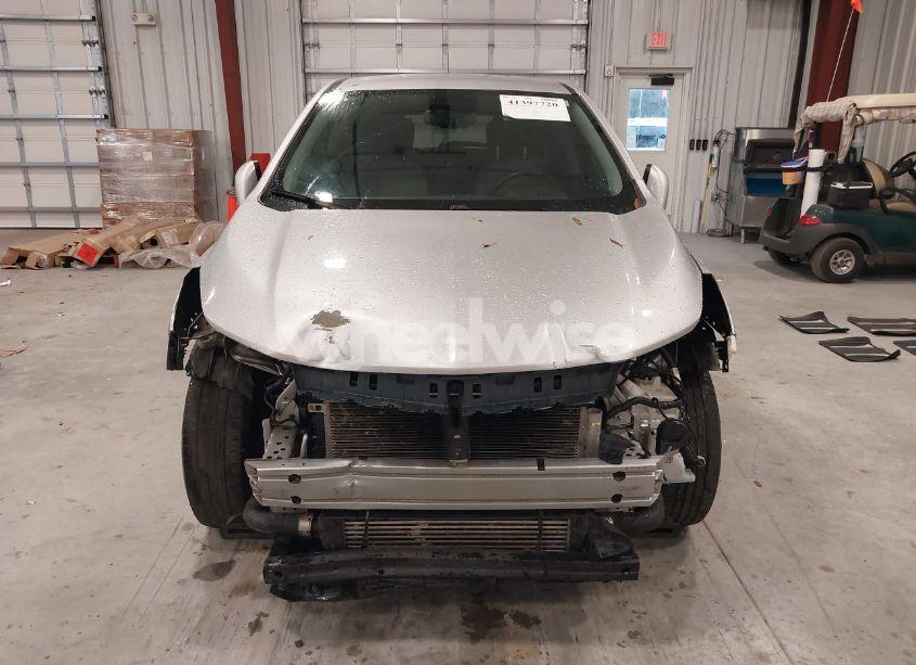 Photo 6 of 2018 Chevrolet Trax (VIN 3GNCJKSB8JL196429)