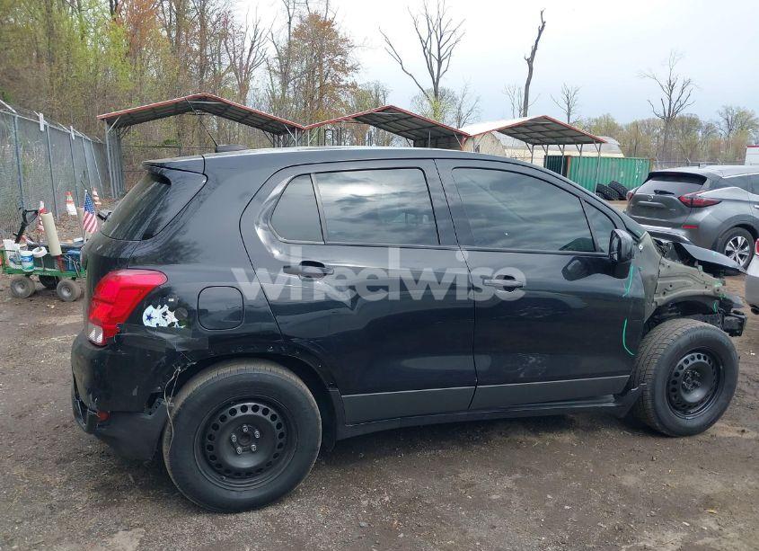 Photo 13 of 2018 Chevrolet Trax LS (VIN 3GNCJKSB8JL203072)