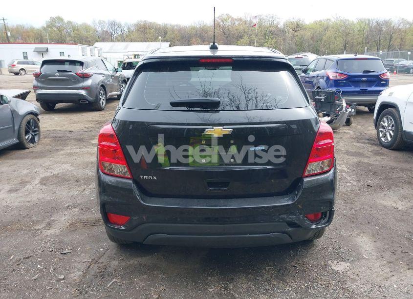 Photo 16 of 2018 Chevrolet Trax LS (VIN 3GNCJKSB8JL203072)