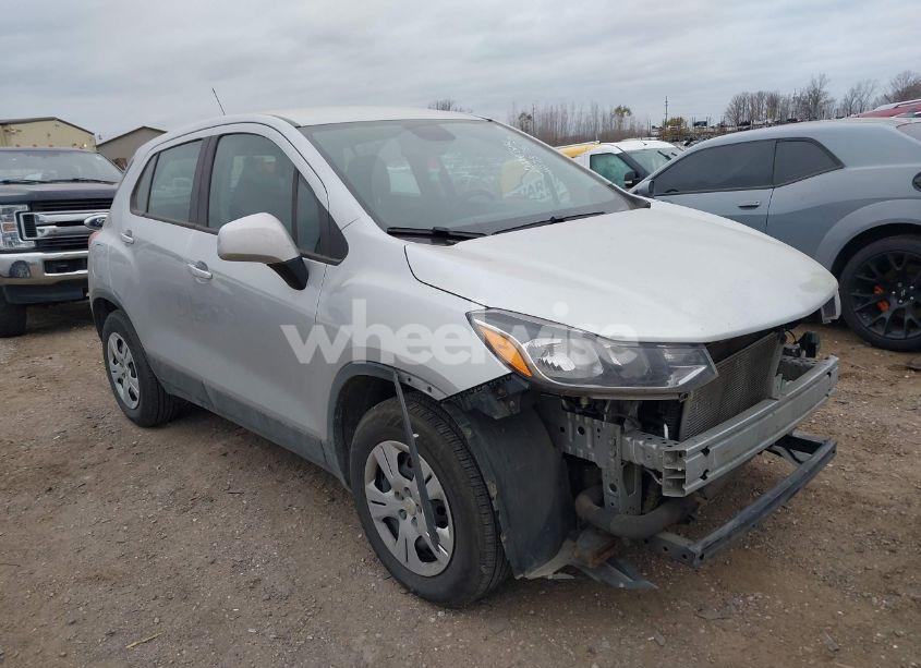 2018 Chevrolet Trax LS (VIN 3GNCJKSB8JL363579) main photo