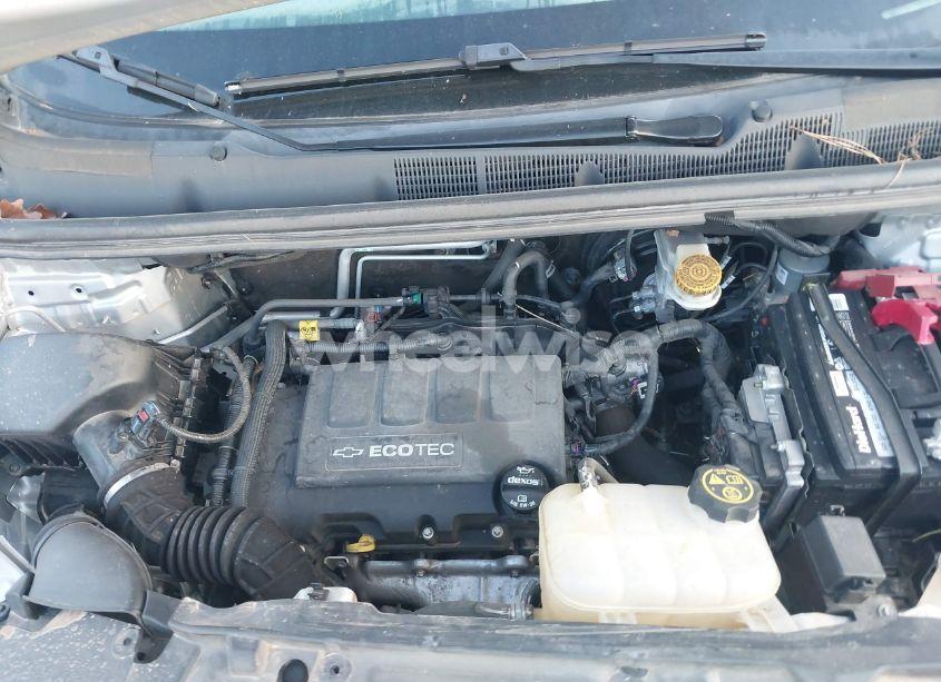 Photo 10 of 2019 Chevrolet Trax LS (VIN 3GNCJKSB8KL170642)