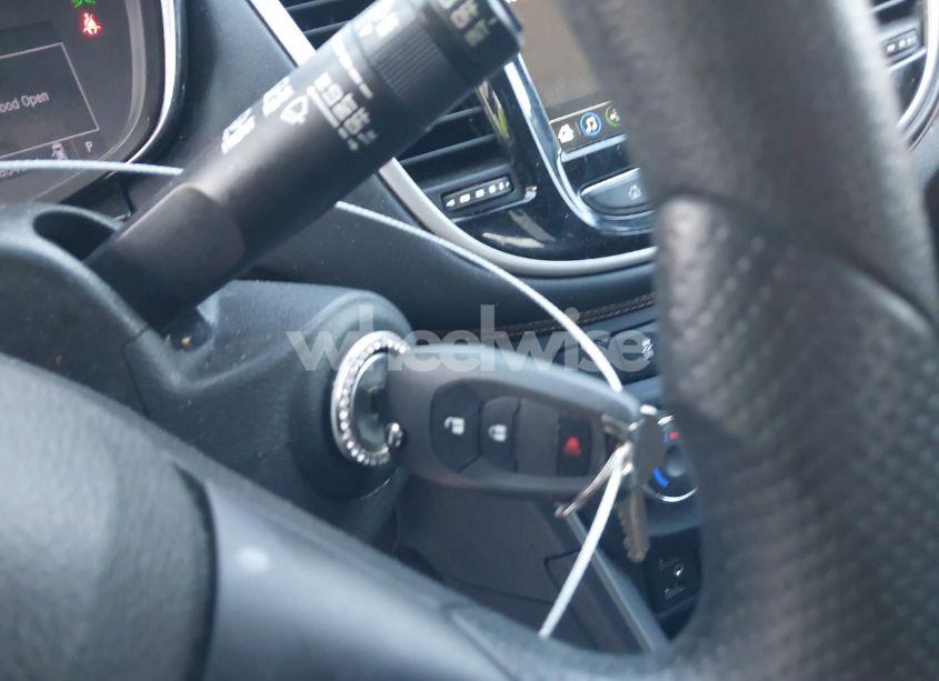 Photo 11 of 2019 Chevrolet Trax LS (VIN 3GNCJKSB8KL170642)