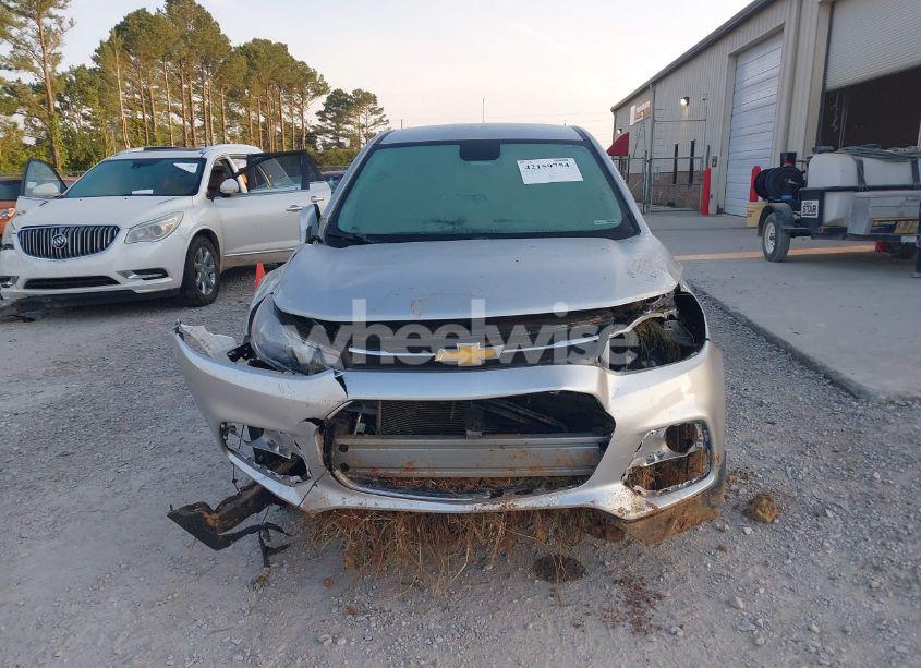 Photo 12 of 2019 Chevrolet Trax LS (VIN 3GNCJKSB8KL170642)