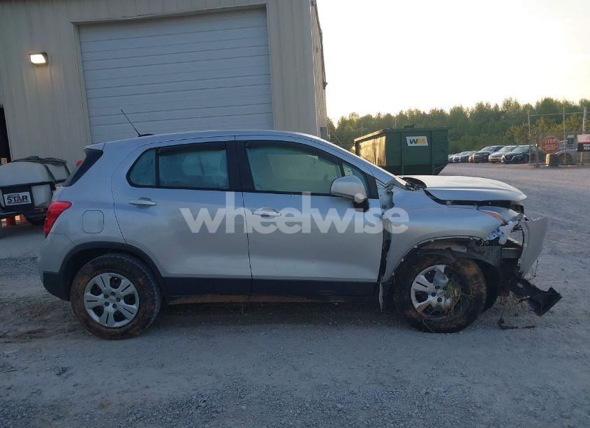 Photo 13 of 2019 Chevrolet Trax LS (VIN 3GNCJKSB8KL170642)