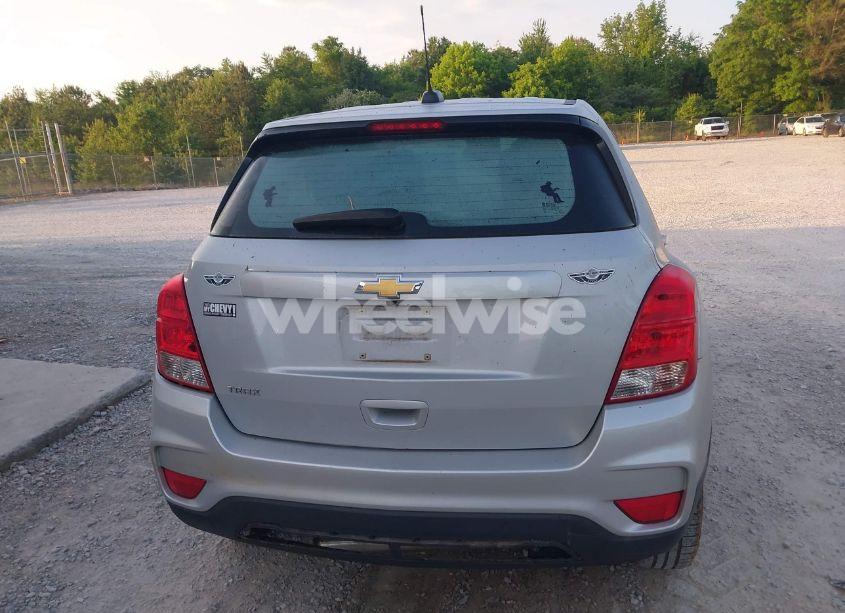 Photo 16 of 2019 Chevrolet Trax LS (VIN 3GNCJKSB8KL170642)
