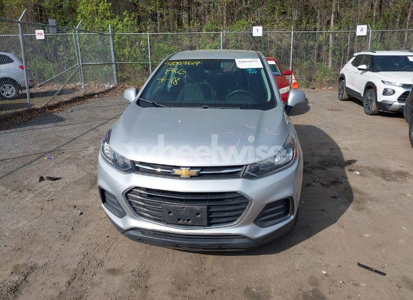 Photo 12 of 2019 Chevrolet Trax LS (VIN 3GNCJKSB8KL356021)