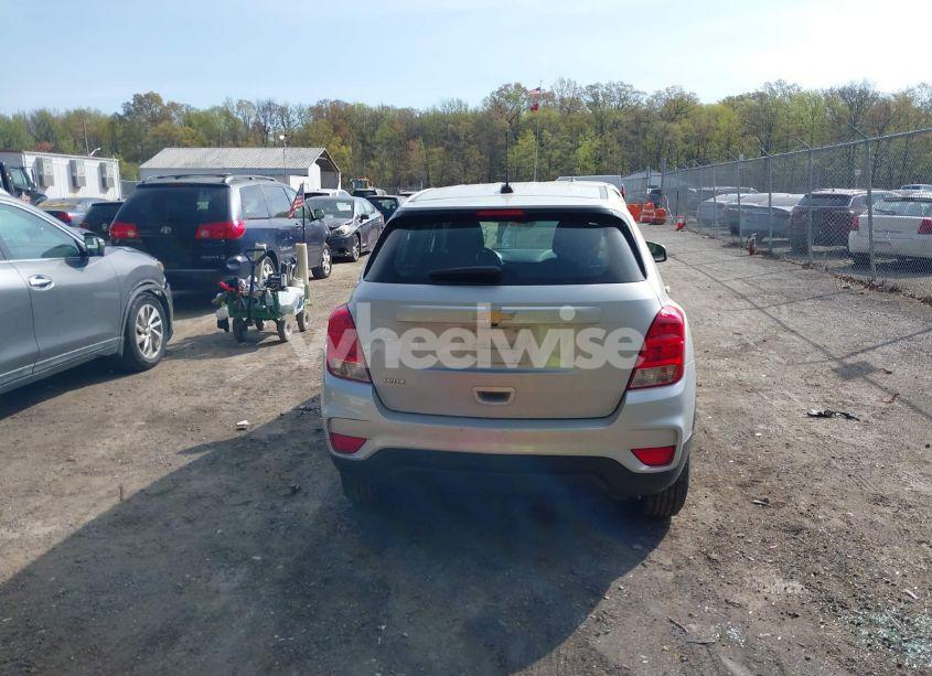 Photo 16 of 2019 Chevrolet Trax LS (VIN 3GNCJKSB8KL356021)