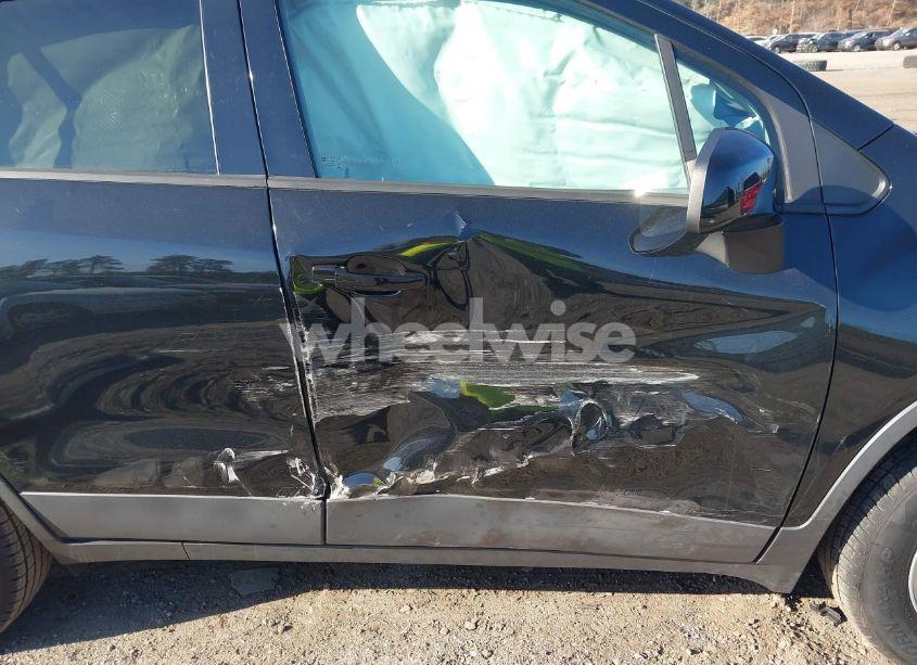 Photo 6 of 2020 Chevrolet Trax FWD LS (VIN 3GNCJKSB8LL134449)