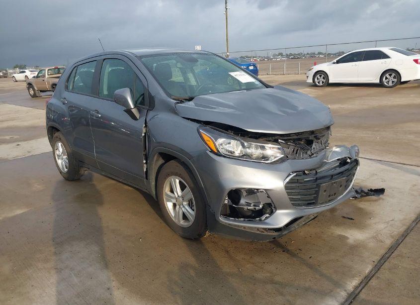 2020 Chevrolet Trax FWD LS (VIN 3GNCJKSB8LL186020) main photo