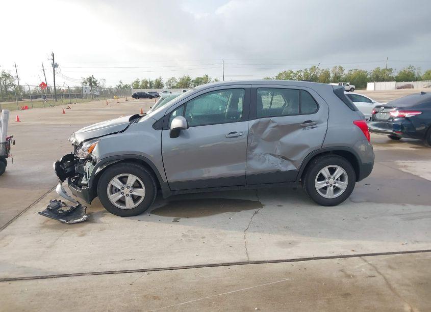 Photo 14 of 2020 Chevrolet Trax FWD LS (VIN 3GNCJKSB8LL186020)