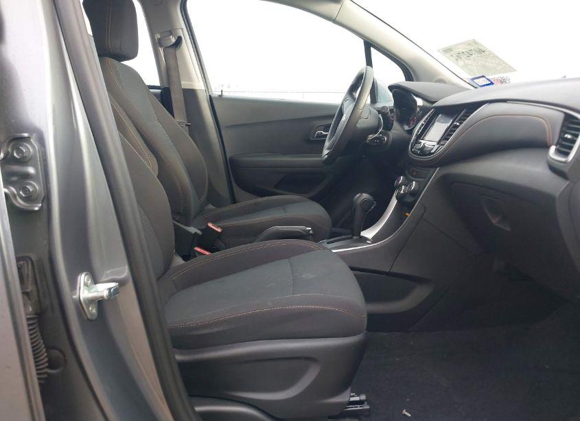 Photo 5 of 2020 Chevrolet Trax FWD LS (VIN 3GNCJKSB8LL186020)