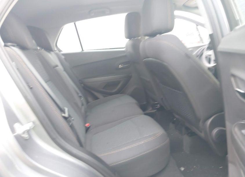 Photo 8 of 2020 Chevrolet Trax FWD LS (VIN 3GNCJKSB8LL186020)