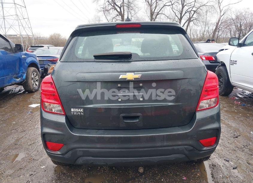 Photo 16 of 2020 Chevrolet Trax FWD LS (VIN 3GNCJKSB8LL209327)