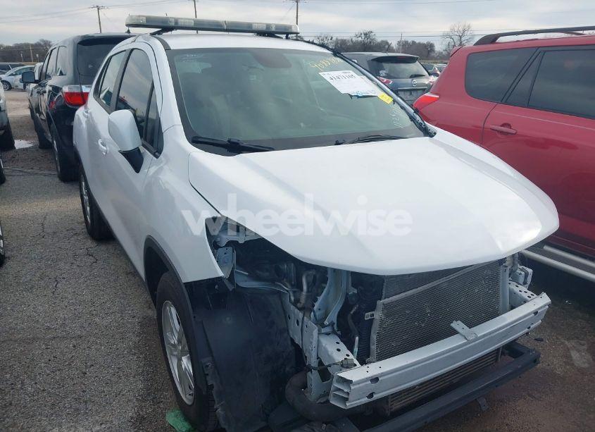 2020 Chevrolet Trax FWD LS (VIN 3GNCJKSB8LL230341) main photo