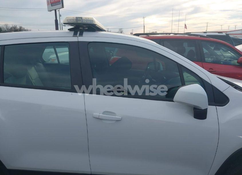 Photo 13 of 2020 Chevrolet Trax FWD LS (VIN 3GNCJKSB8LL230341)