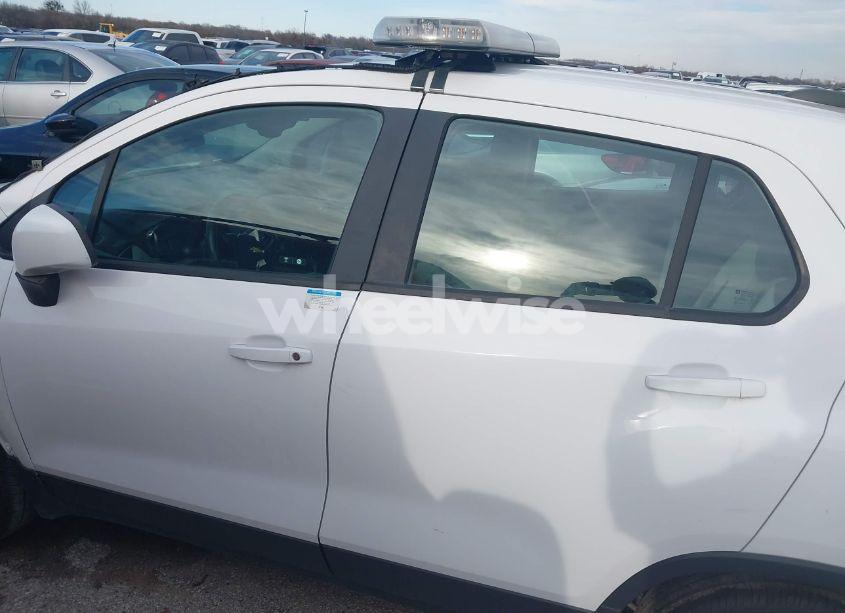 Photo 14 of 2020 Chevrolet Trax FWD LS (VIN 3GNCJKSB8LL230341)