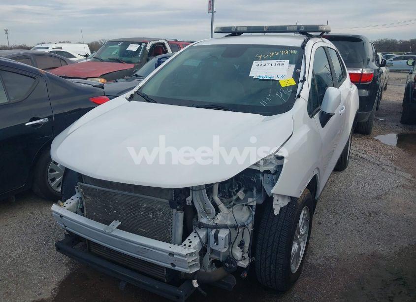 Photo 6 of 2020 Chevrolet Trax FWD LS (VIN 3GNCJKSB8LL230341)