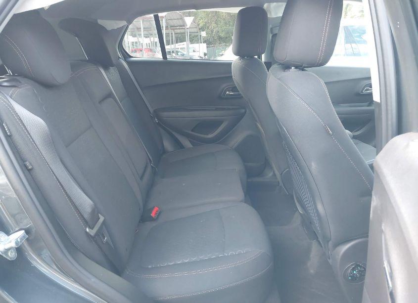 Photo 8 of 2020 Chevrolet Trax FWD LS (VIN 3GNCJKSB8LL239332)