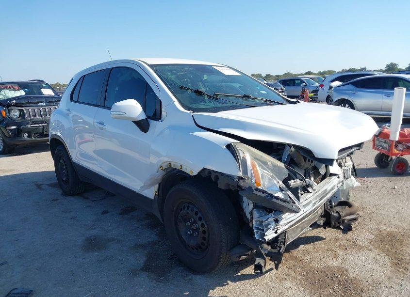 2015 Chevrolet Trax 1LS (VIN 3GNCJKSB9FL215674) main photo