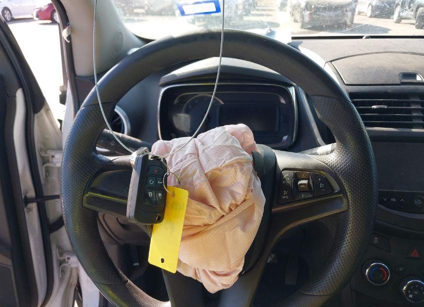 Photo 11 of 2015 Chevrolet Trax 1LS (VIN 3GNCJKSB9FL215674)