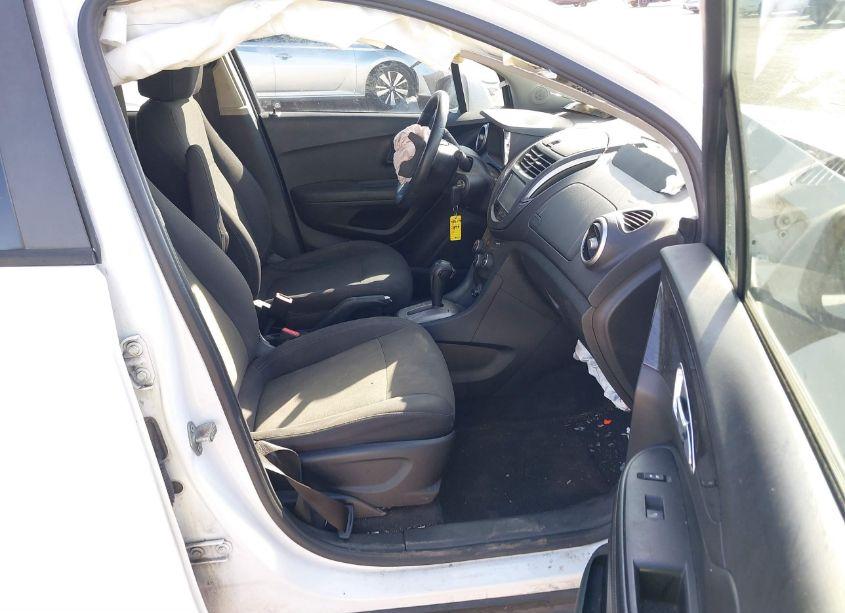 Photo 5 of 2015 Chevrolet Trax 1LS (VIN 3GNCJKSB9FL215674)